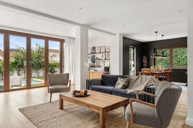 3 bedroom Villa for sale in Estepona - € 975,000 (Ref: 10020602)