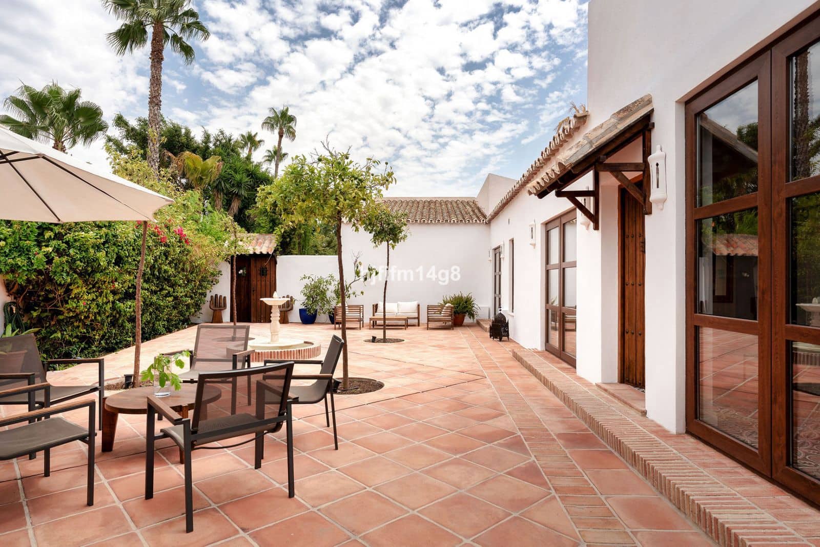 3 bedroom Villa for sale in Estepona - € 975,000 (Ref: 10020602)