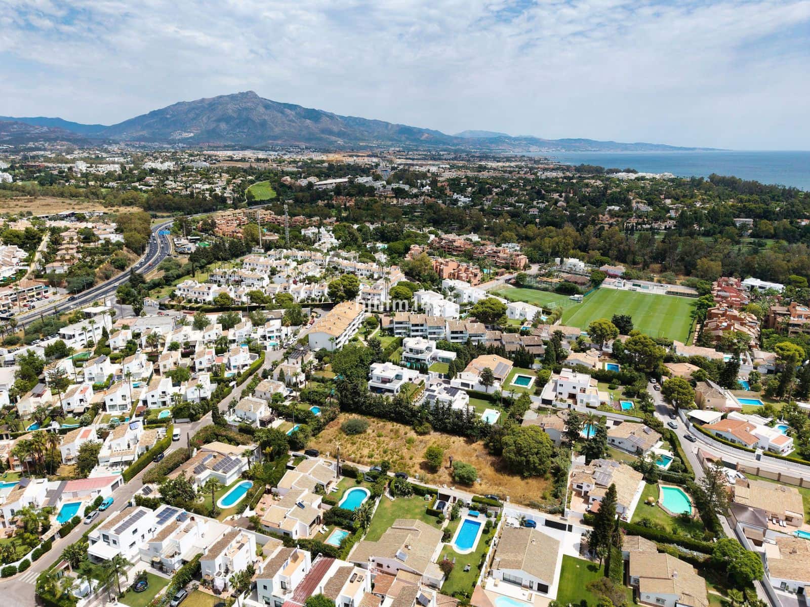 3 bedroom Villa for sale in Estepona - € 975,000 (Ref: 10020602)