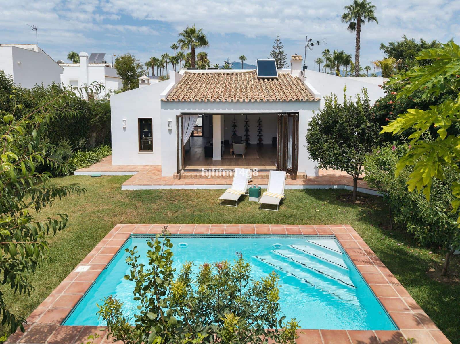 3 bedroom Villa for sale in Estepona - € 975,000 (Ref: 10020602)