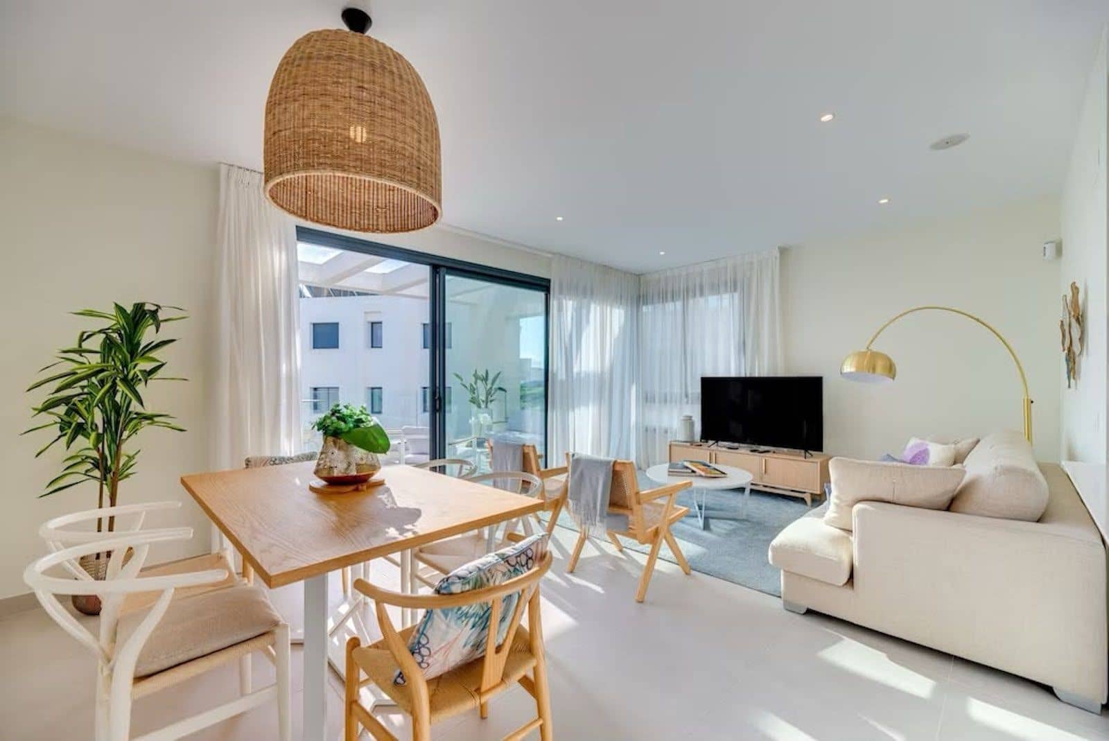 3 bedroom Penthouse for sale in Estepona - € 769,000 (Ref: 10020605)