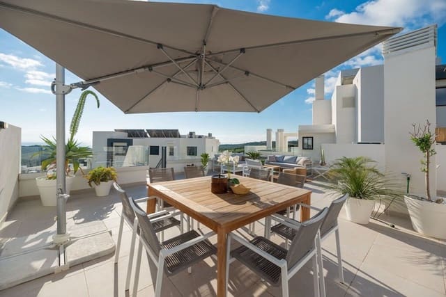3 bedroom Penthouse for sale in Estepona - € 769,000 (Ref: 10020605)
