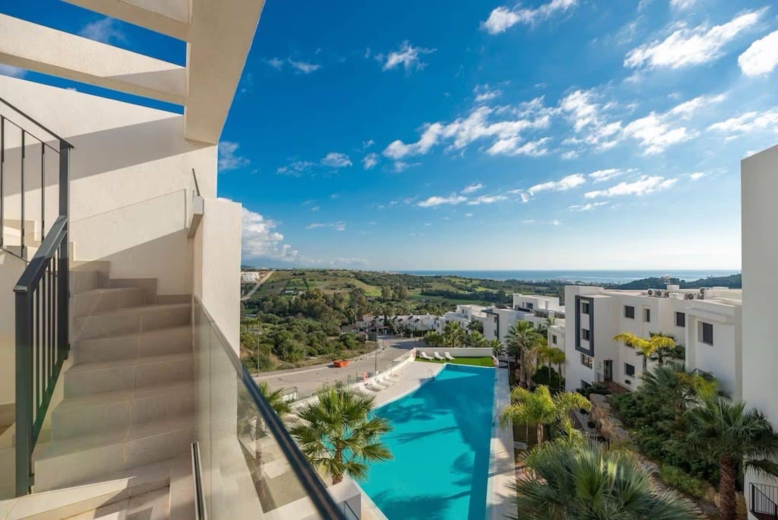 3 bedroom Penthouse for sale in Estepona - € 769,000 (Ref: 10020605)