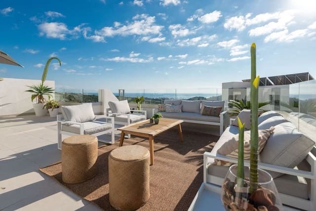 3 bedroom Penthouse for sale in Estepona - € 769,000 (Ref: 10020605)