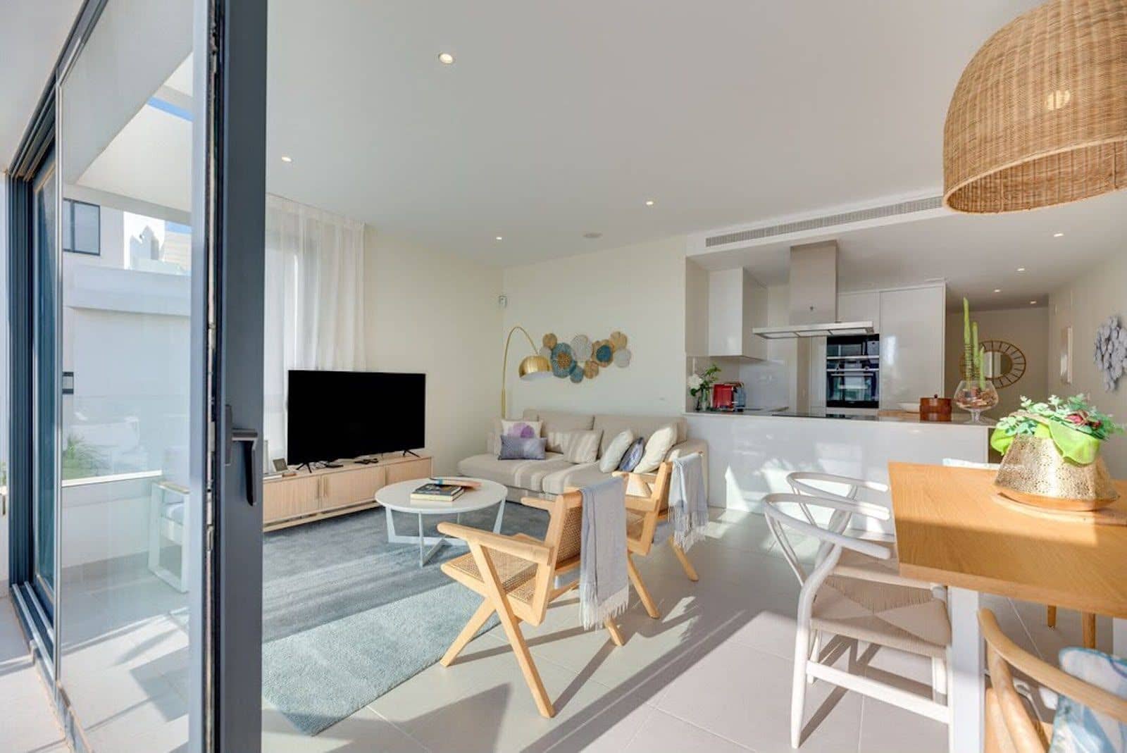 3 bedroom Penthouse for sale in Estepona - € 769,000 (Ref: 10020605)