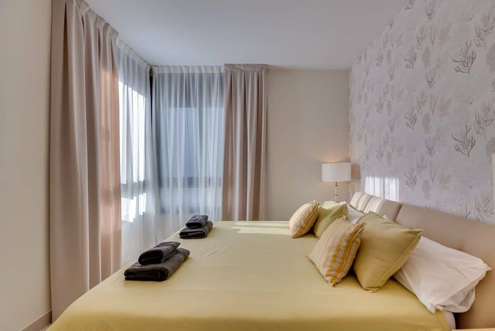 3 bedroom Penthouse for sale in Estepona - € 769,000 (Ref: 10020605)