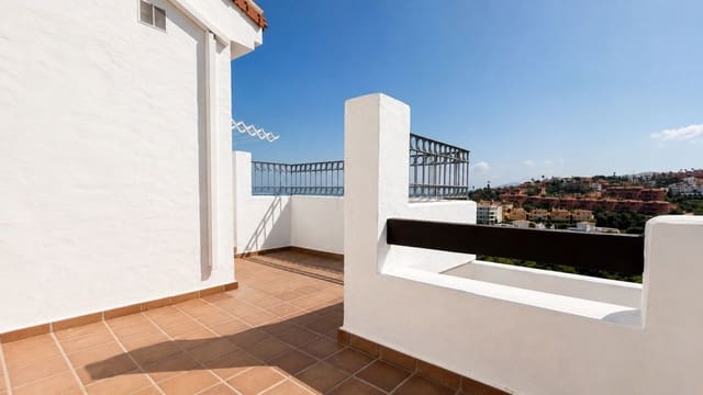 4 makuuhuone Paritalo myytävänä paikassa San Roque - 815 000 € (Ref: 10020612)