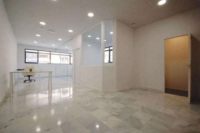 Biuro na sprzedaż w Marbella - 330 000 € (Ref: 10020615)