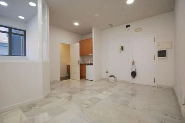 Biuro na sprzedaż w Marbella - 330 000 € (Ref: 10020615)