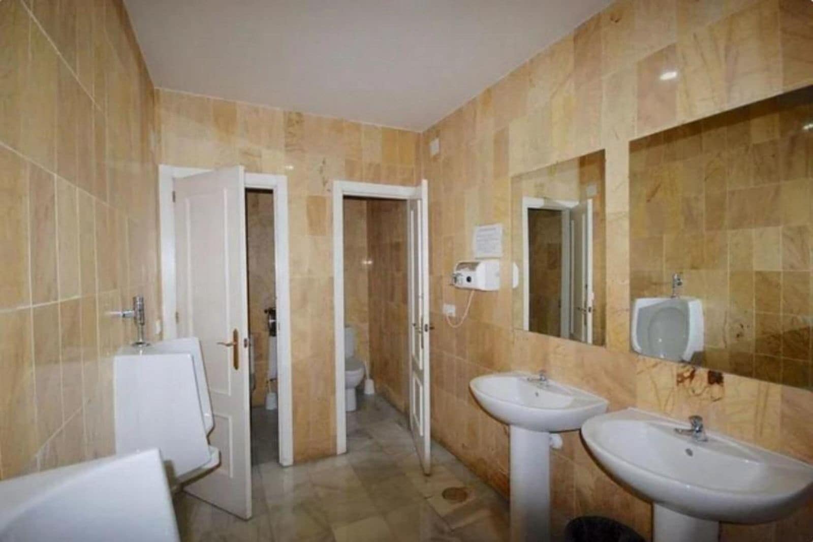 Biuro na sprzedaż w Marbella - 330 000 € (Ref: 10020615)