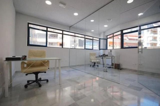 Biuro na sprzedaż w Marbella - 330 000 € (Ref: 10020615)
