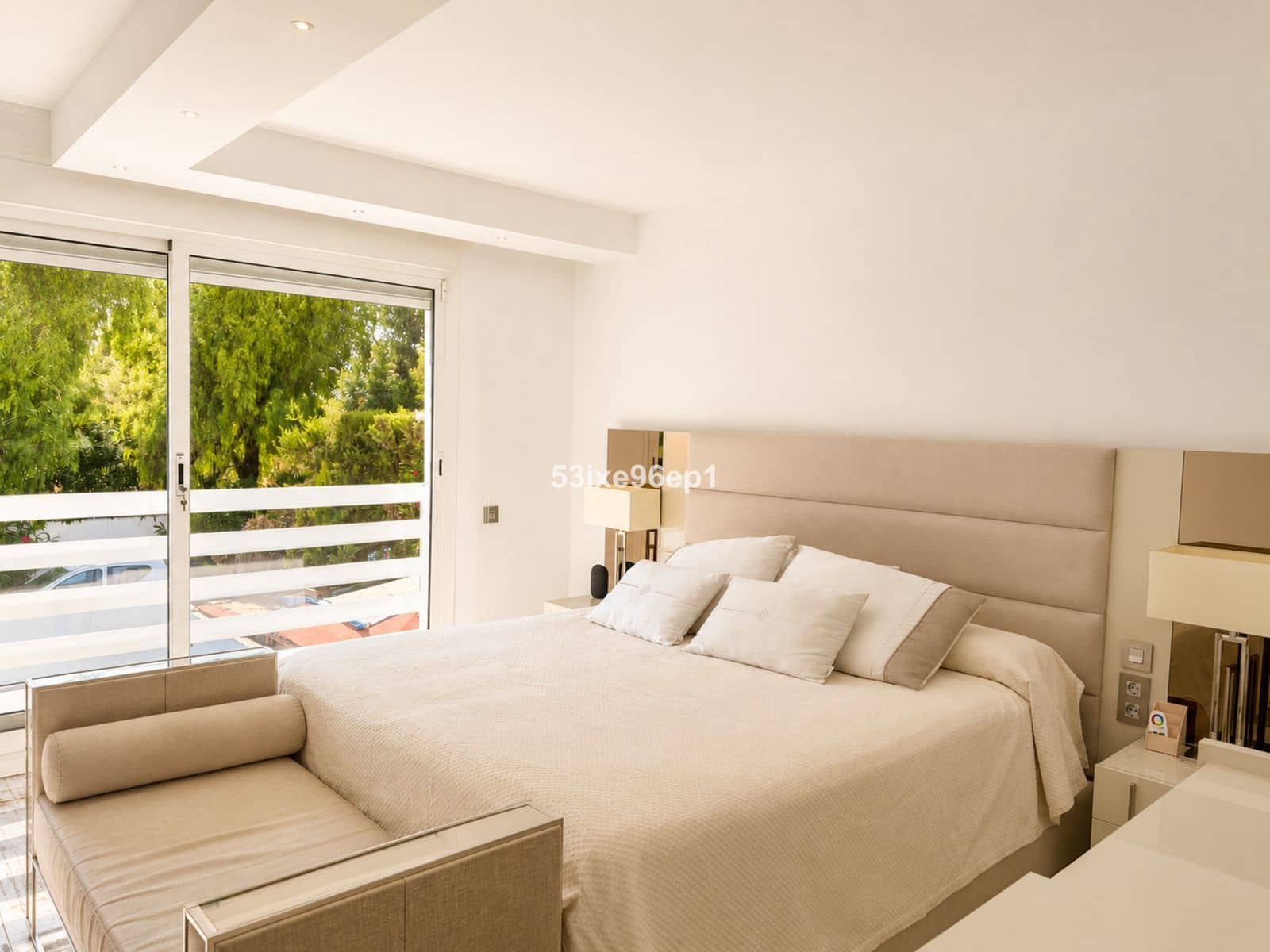 3 sovrum Semi-fristående Villa till salu i Nueva Andalucia - 1 200 000 € (Ref: 10020616)