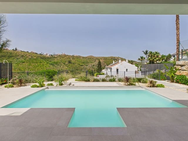 4 makuuhuone Huvila myytävänä paikassa La Duquesa / Puerto de la Duquesa, Manilva - 1 150 000 € (Ref: 10020618)
