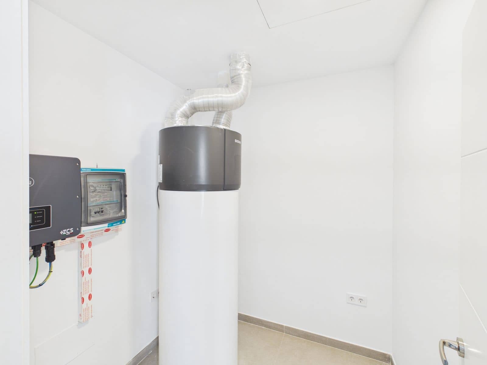 4 makuuhuone Huvila myytävänä paikassa La Duquesa / Puerto de la Duquesa - 1 150 000 € (Ref: 10020618)