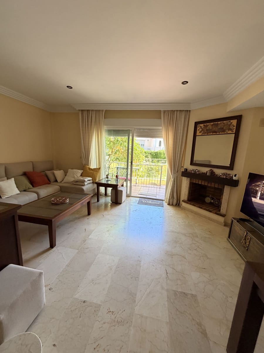 4 bedroom Townhouse for sale in Marbella - € 599,000 (Ref: 10020619)