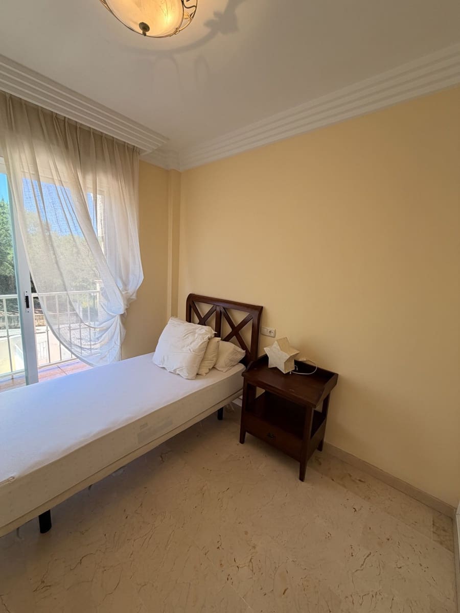 4 bedroom Townhouse for sale in Marbella - € 599,000 (Ref: 10020619)