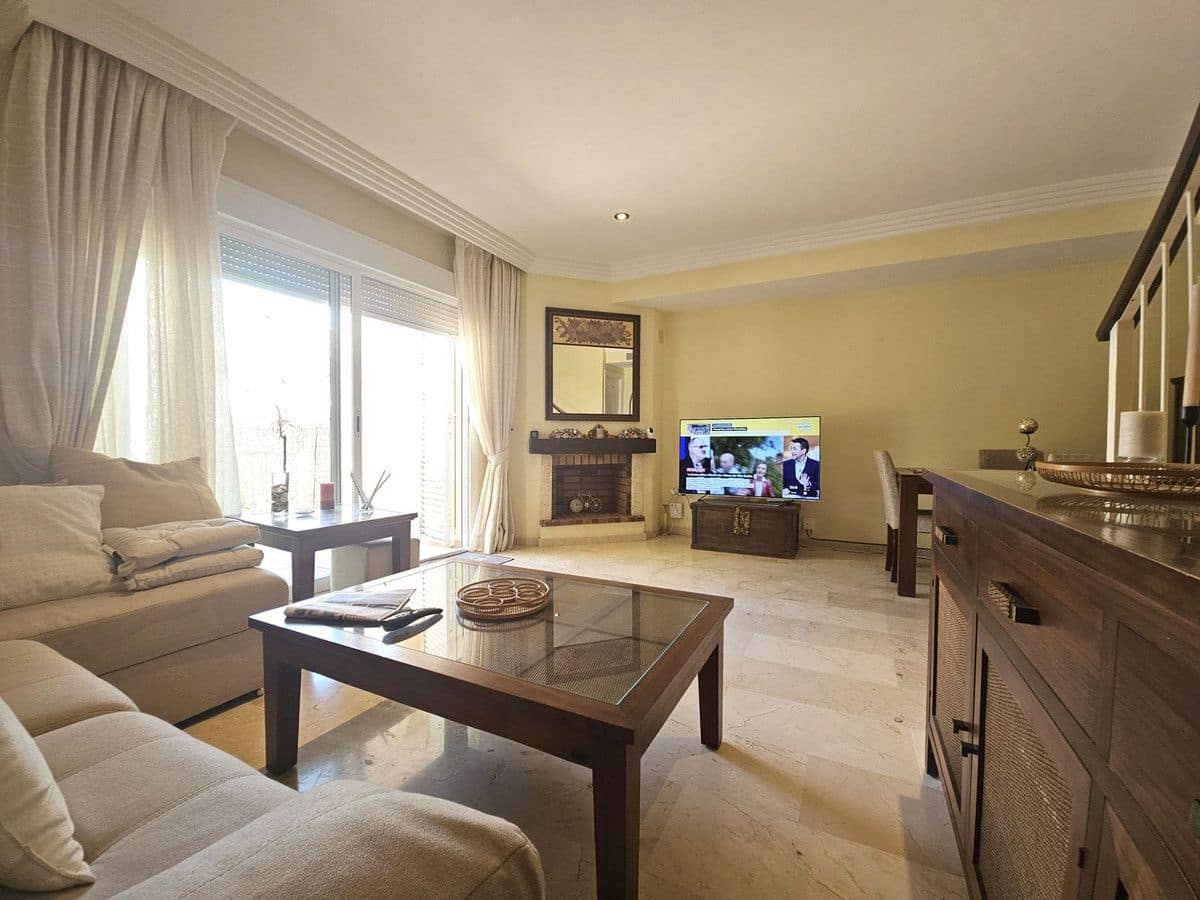 4 bedroom Townhouse for sale in Marbella - € 599,000 (Ref: 10020619)