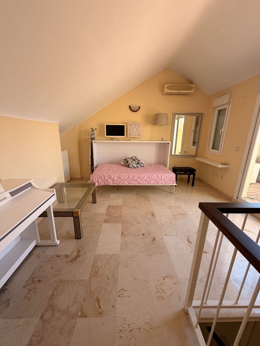 4 bedroom Townhouse for sale in Marbella - € 599,000 (Ref: 10020619)