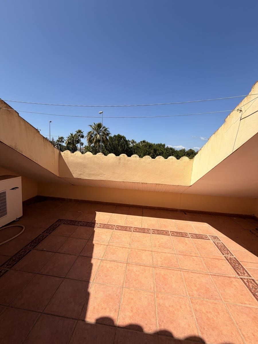 4 bedroom Townhouse for sale in Marbella - € 599,000 (Ref: 10020619)