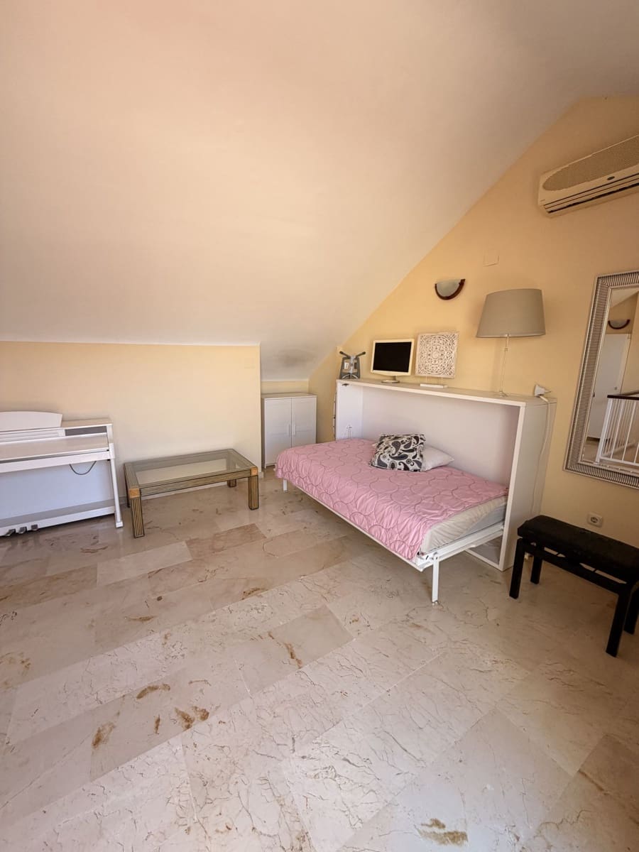 4 bedroom Townhouse for sale in Marbella - € 599,000 (Ref: 10020619)