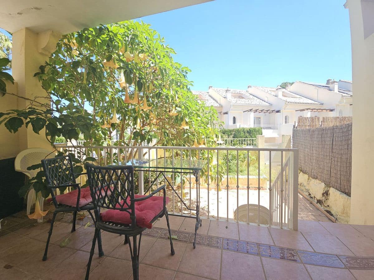 4 bedroom Townhouse for sale in Marbella - € 599,000 (Ref: 10020619)