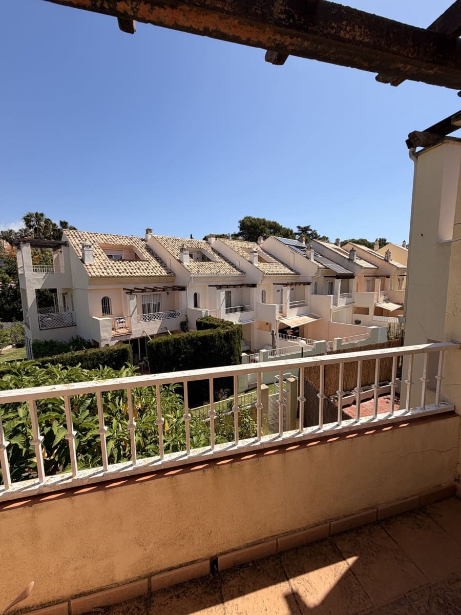 4 bedroom Townhouse for sale in Marbella - € 599,000 (Ref: 10020619)