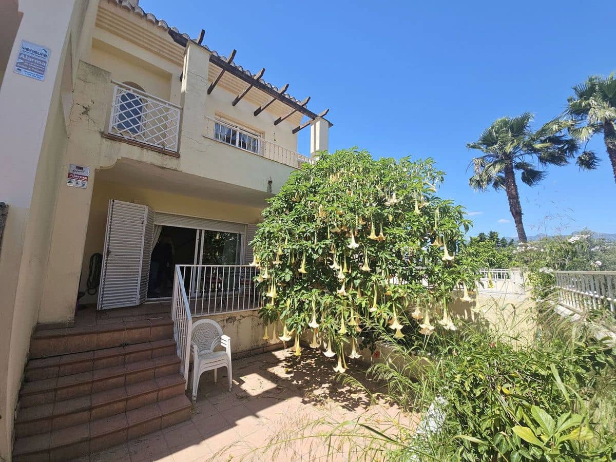 4 bedroom Townhouse for sale in Marbella - € 599,000 (Ref: 10020619)