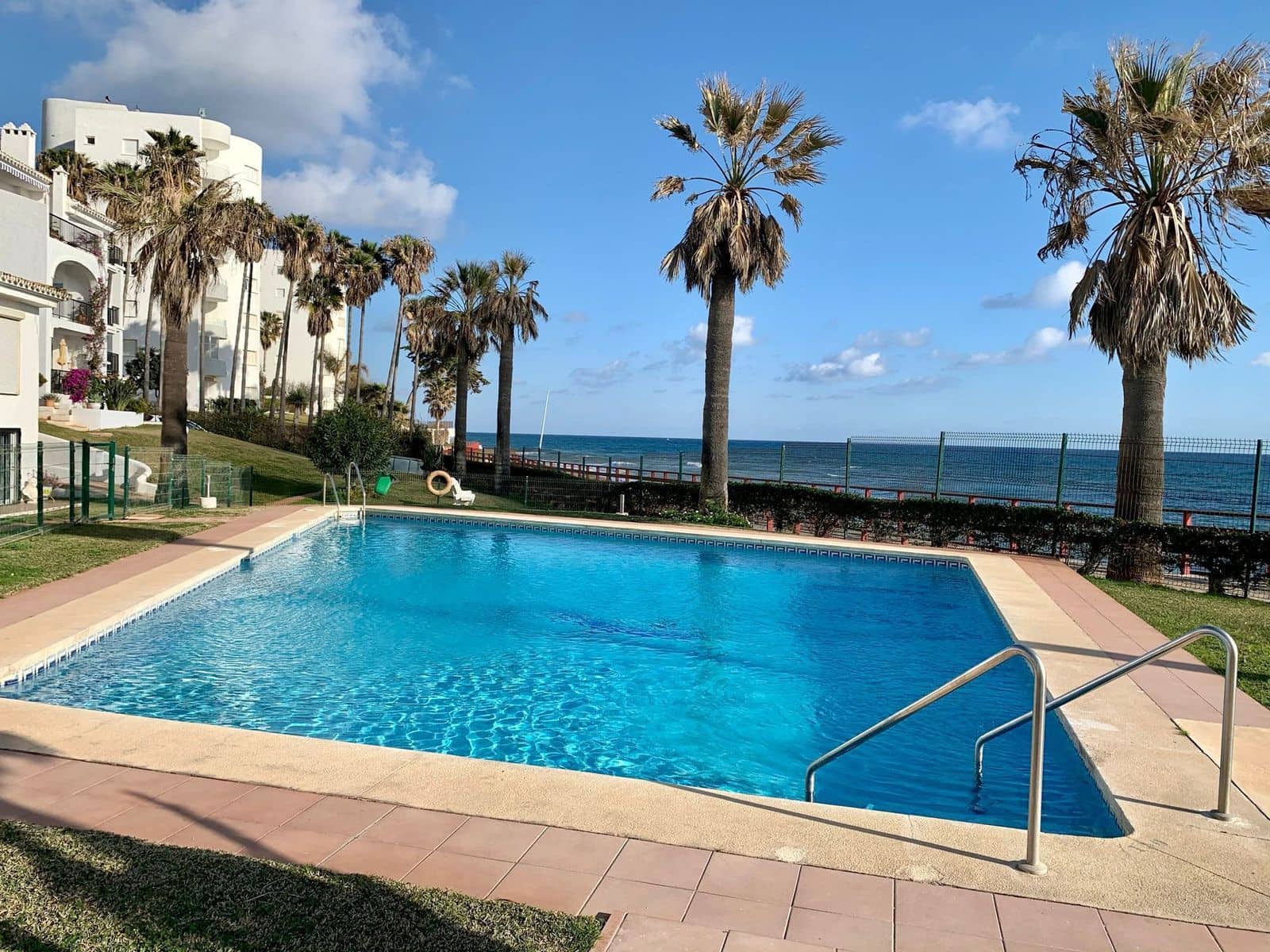 1 bedroom Apartment for sale in Calahonda - € 309,000 (Ref: 10020622)