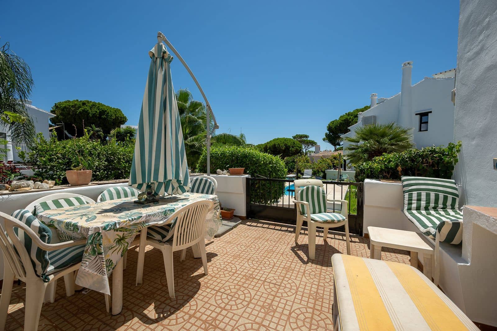 3 bedroom Townhouse for sale in Calahonda - € 480,000 (Ref: 10020624)