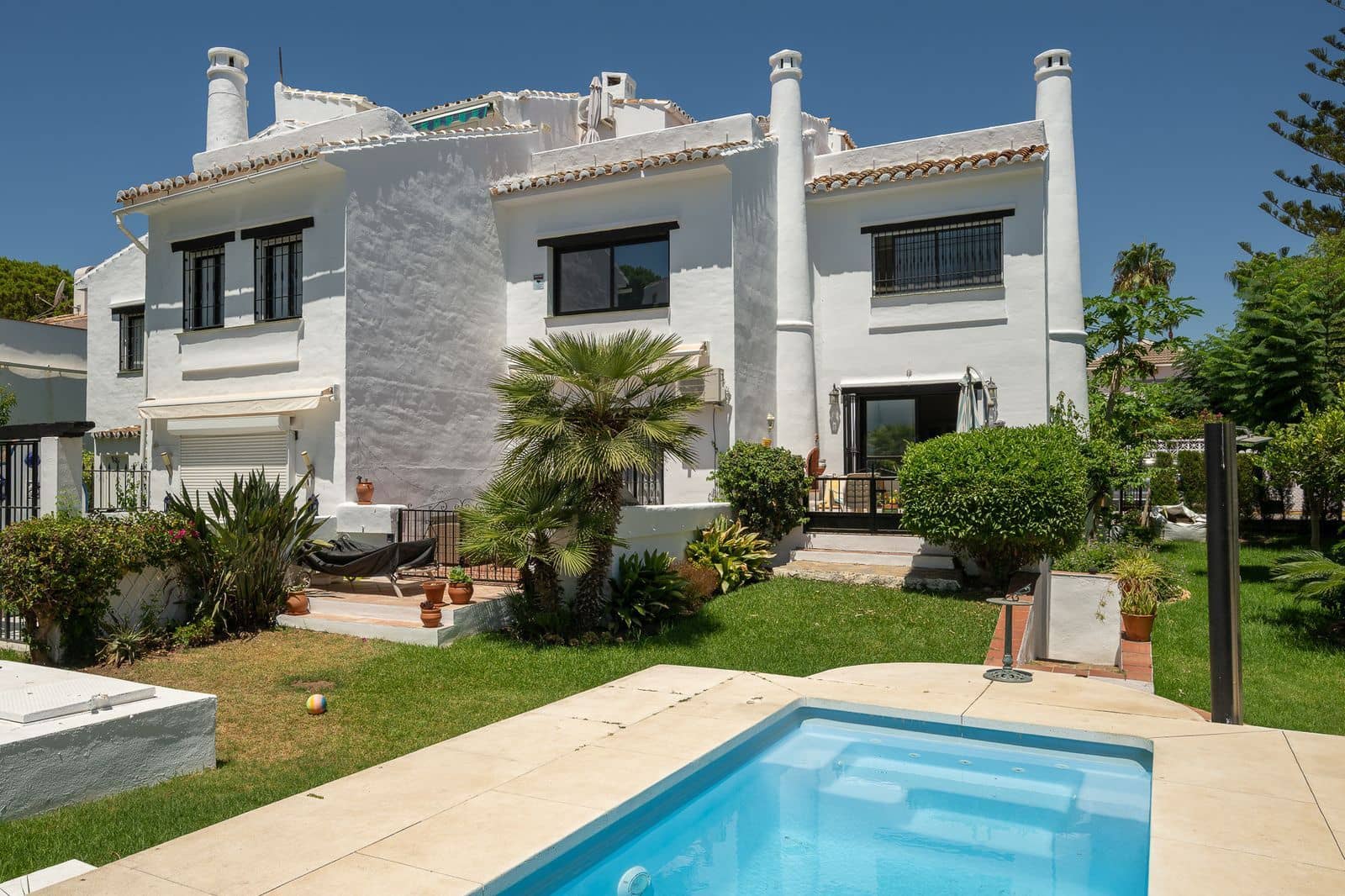 3 bedroom Townhouse for sale in Calahonda - € 480,000 (Ref: 10020624)