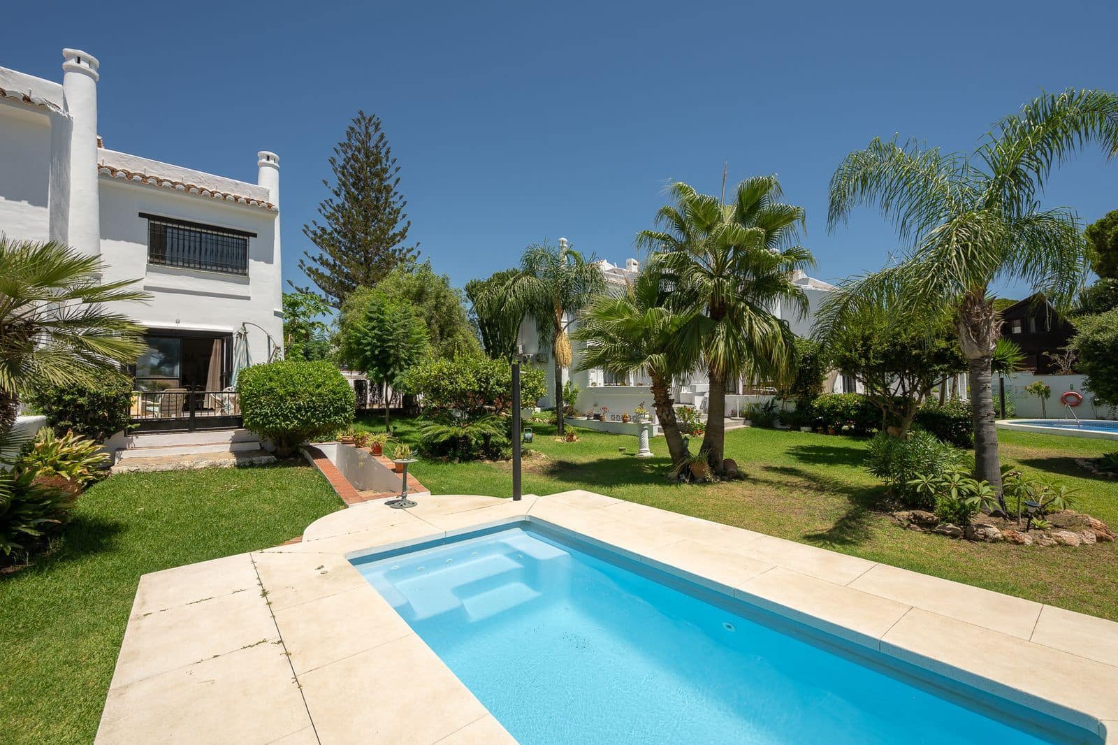 3 bedroom Townhouse for sale in Calahonda - € 480,000 (Ref: 10020624)