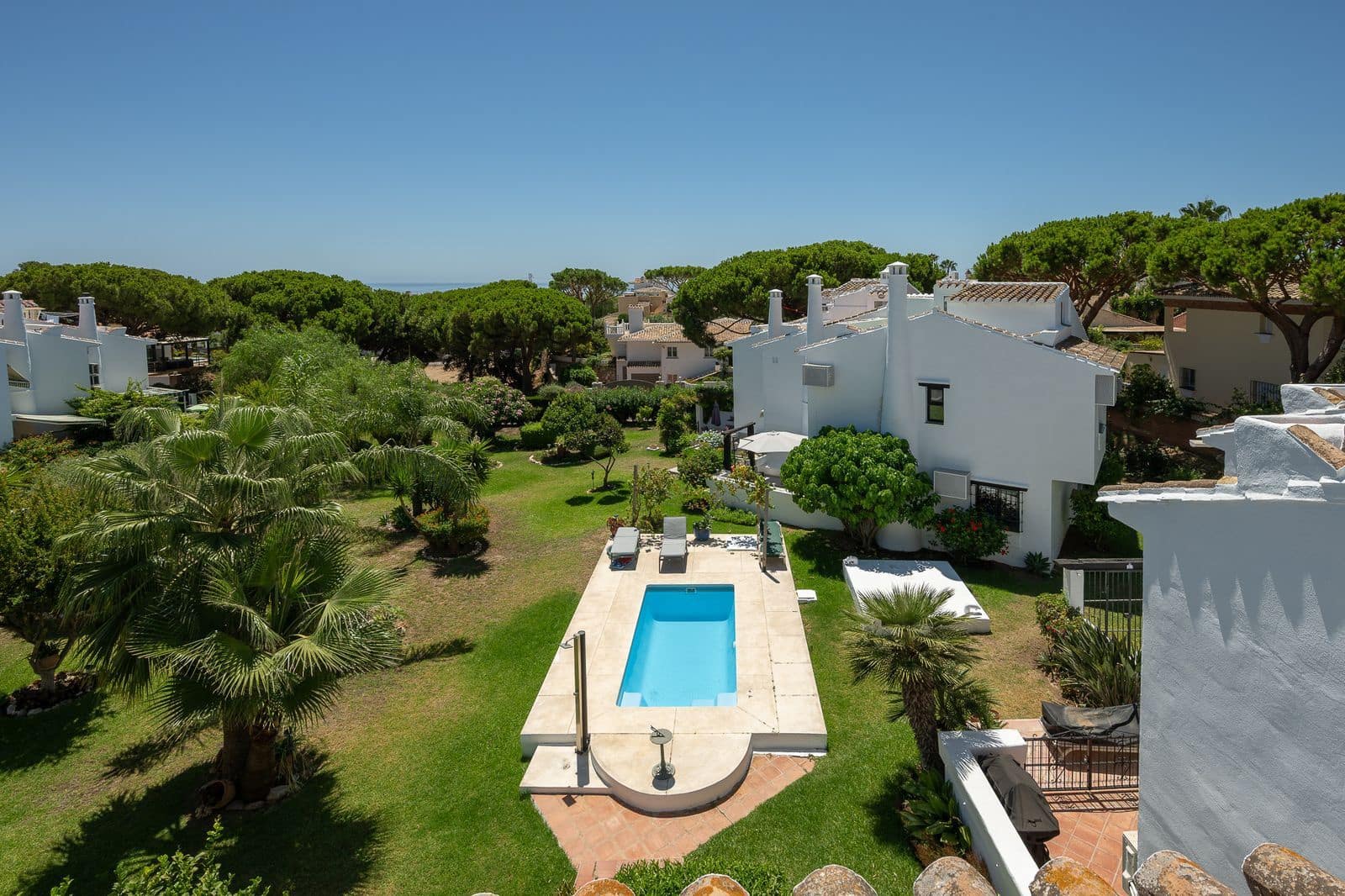 3 bedroom Townhouse for sale in Calahonda - € 480,000 (Ref: 10020624)