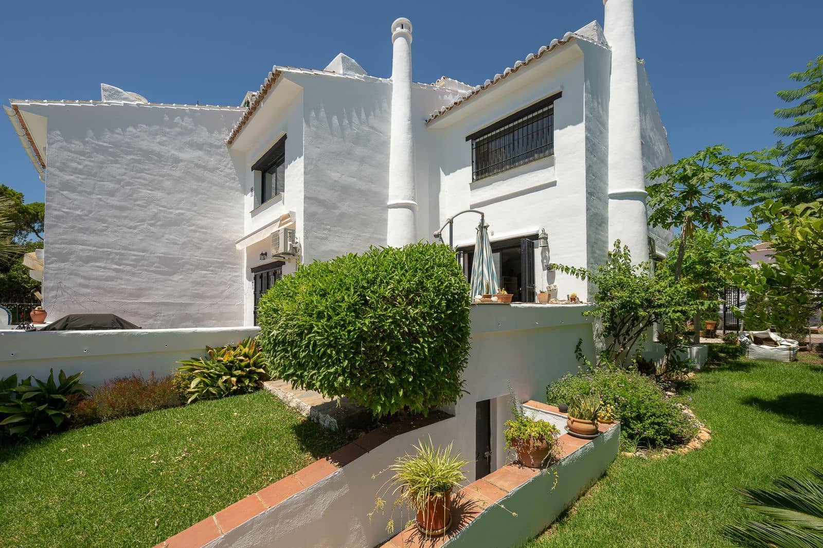 3 bedroom Townhouse for sale in Calahonda - € 480,000 (Ref: 10020624)