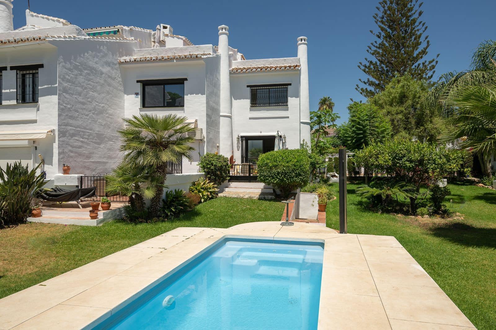 3 bedroom Townhouse for sale in Calahonda - € 480,000 (Ref: 10020624)