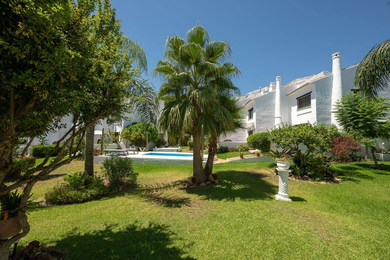 3 bedroom Townhouse for sale in Calahonda - € 480,000 (Ref: 10020624)