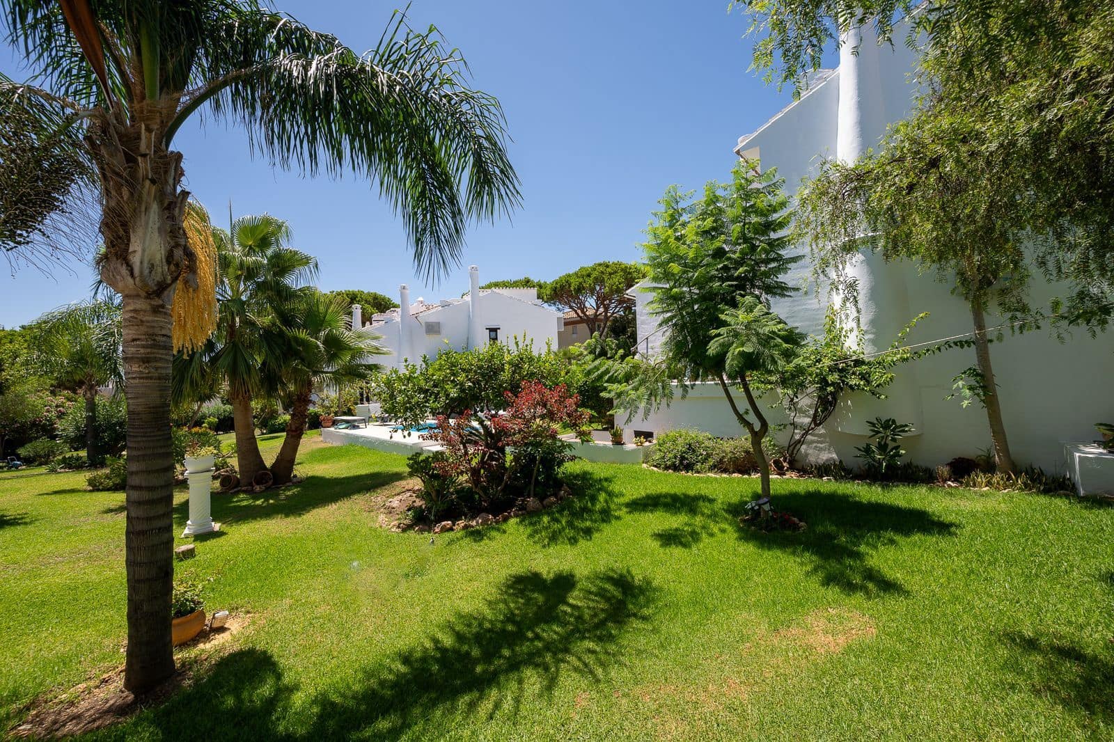 3 bedroom Townhouse for sale in Calahonda - € 480,000 (Ref: 10020624)