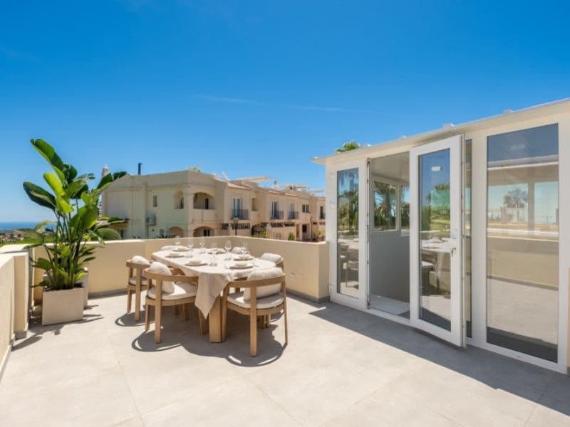 3 bedroom Apartment for sale in La Quinta - € 1,050,000 (Ref: 10020625)