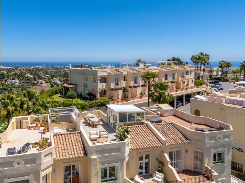 3 bedroom Apartment for sale in La Quinta - € 1,050,000 (Ref: 10020625)