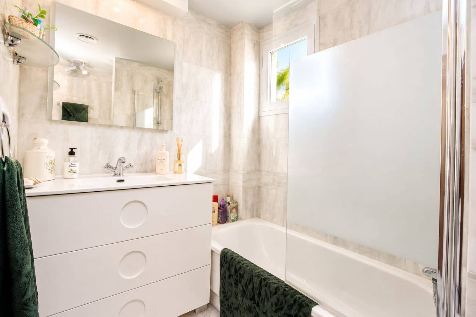 2 soverom Leilighet til salgs i Nueva Andalucia - € 475 000 (Ref: 10020626)