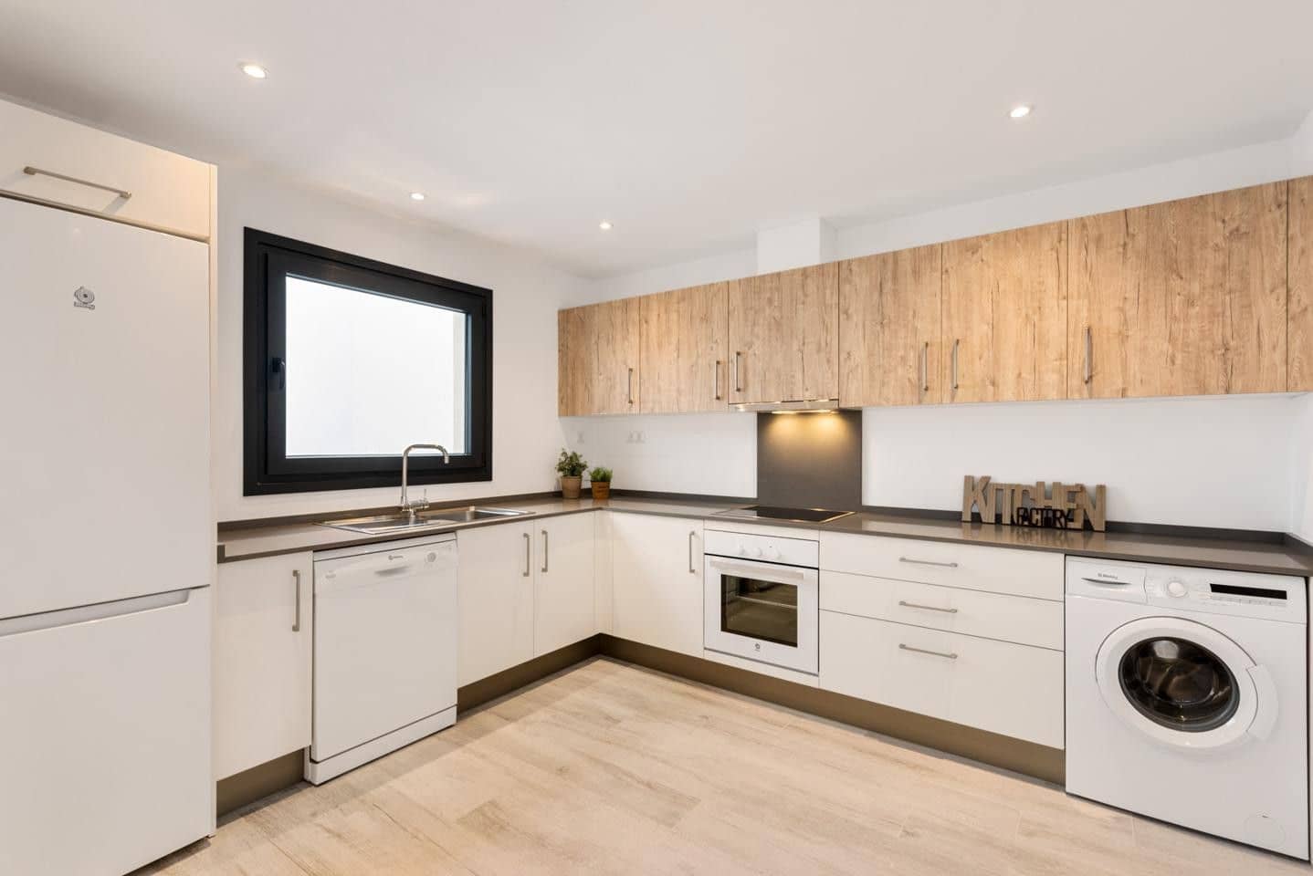 3 quarto Casa em Banda para venda em La Mairena - 595 000 € (Ref: 10020628)
