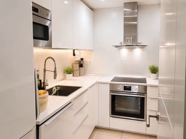 3 soveværelse Lejlighed til salg i Nueva Andalucia, Marbella - € 470.000 (Ref: 10020630)