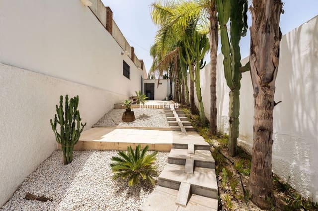 6 sovrum Villa till salu i Bahía Dorada, Estepona - 1 450 000 € (Ref: 10020631)