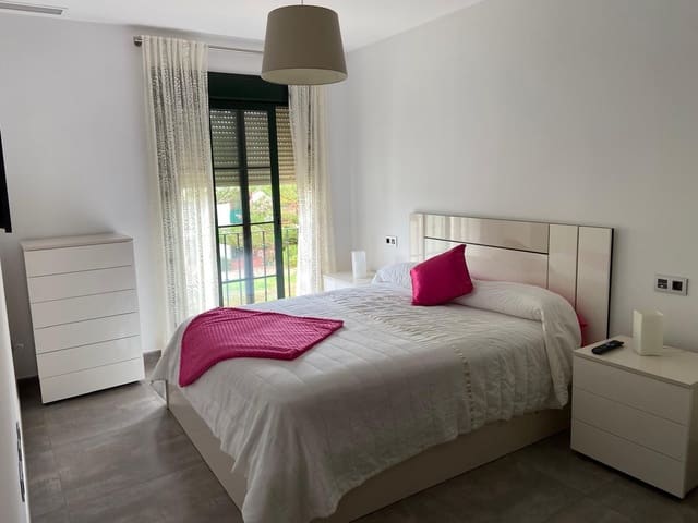 3 soveværelse Byhus til salg i Cancelada, Estepona - € 550.000 (Ref: 10020634)