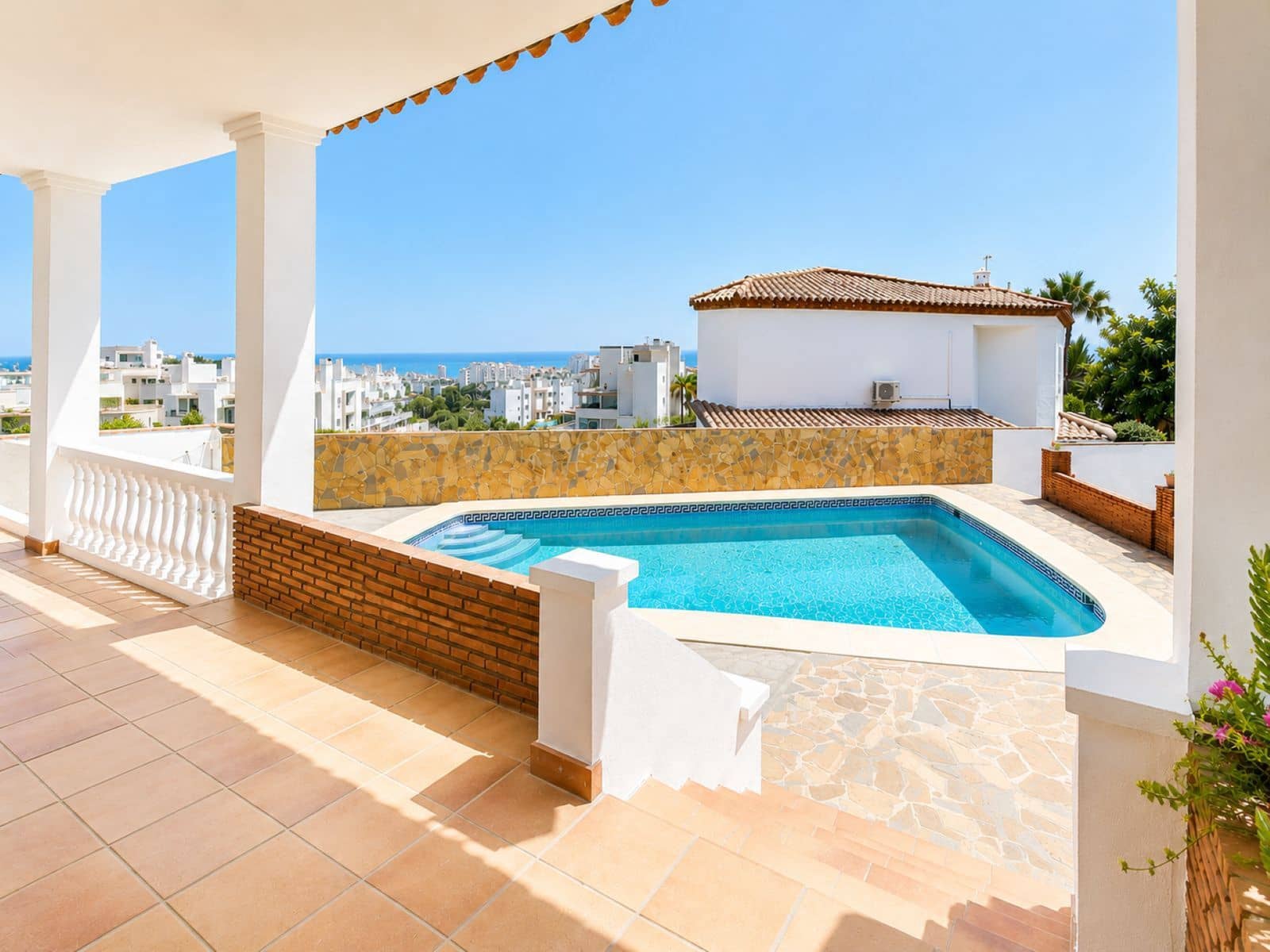 3 soveværelse Villa til salg i Estepona - € 1.300.000 (Ref: 10020636)