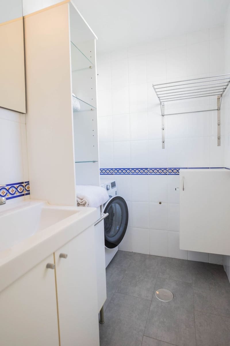 2 bedroom Penthouse for sale in Mijas Costa - € 439,000 (Ref: 10020637)