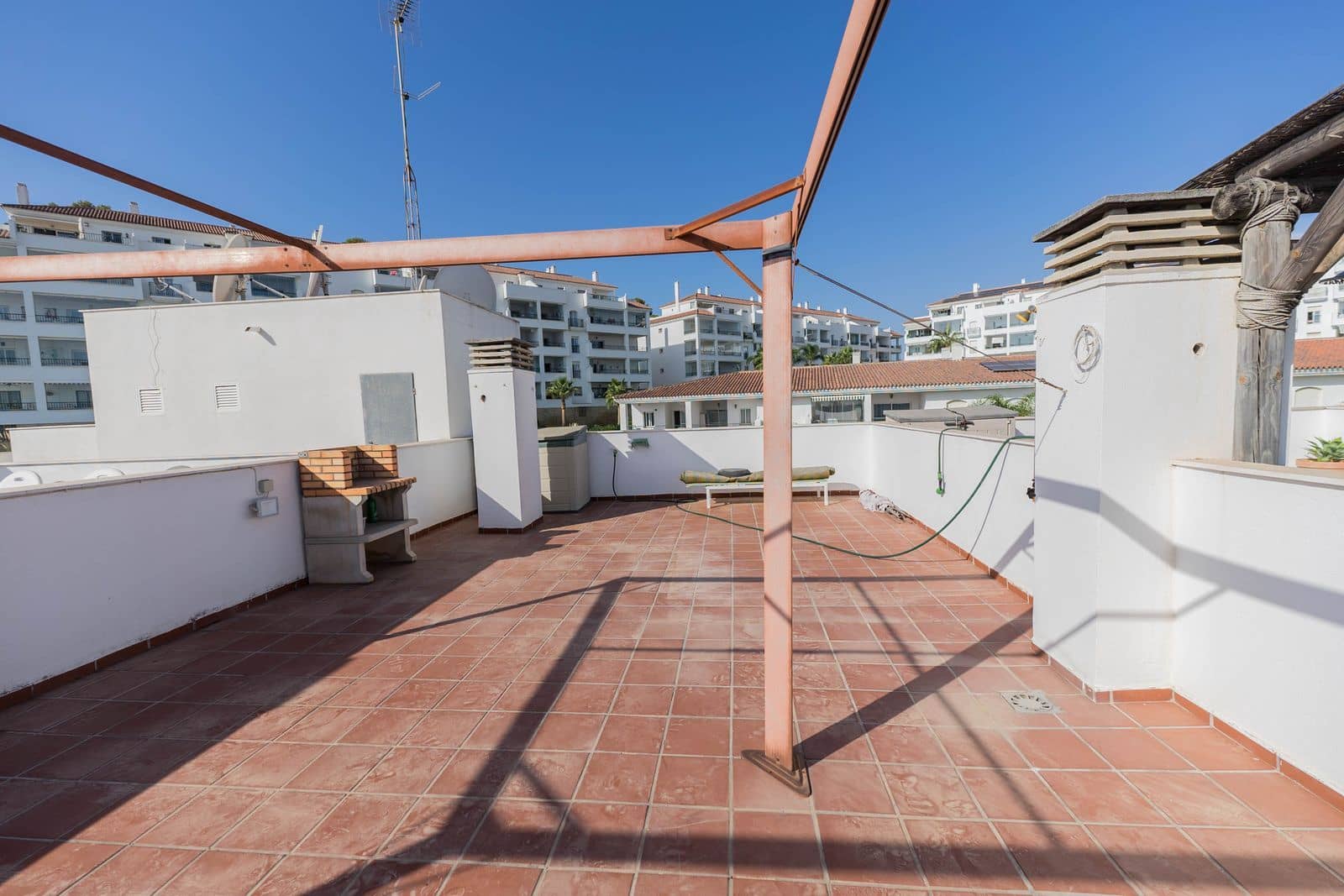 2 bedroom Penthouse for sale in Mijas Costa - € 439,000 (Ref: 10020637)