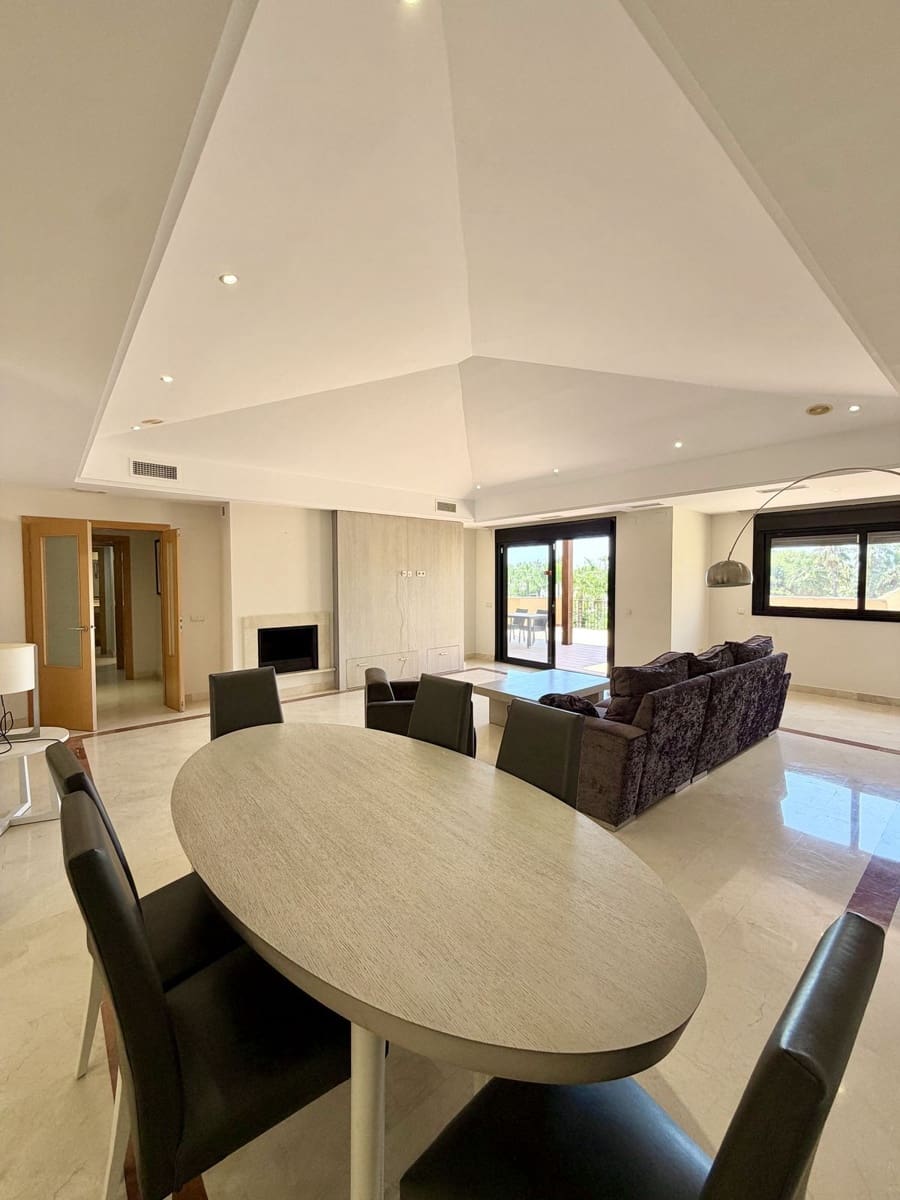 2 slaapkamer Penthouse te koop in Puerto Banus - € 1.499.000 (Ref: 10020639)