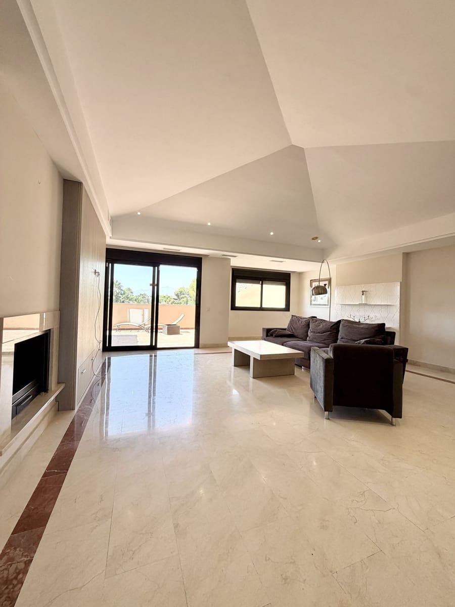 2 slaapkamer Penthouse te koop in Puerto Banus - € 1.499.000 (Ref: 10020639)