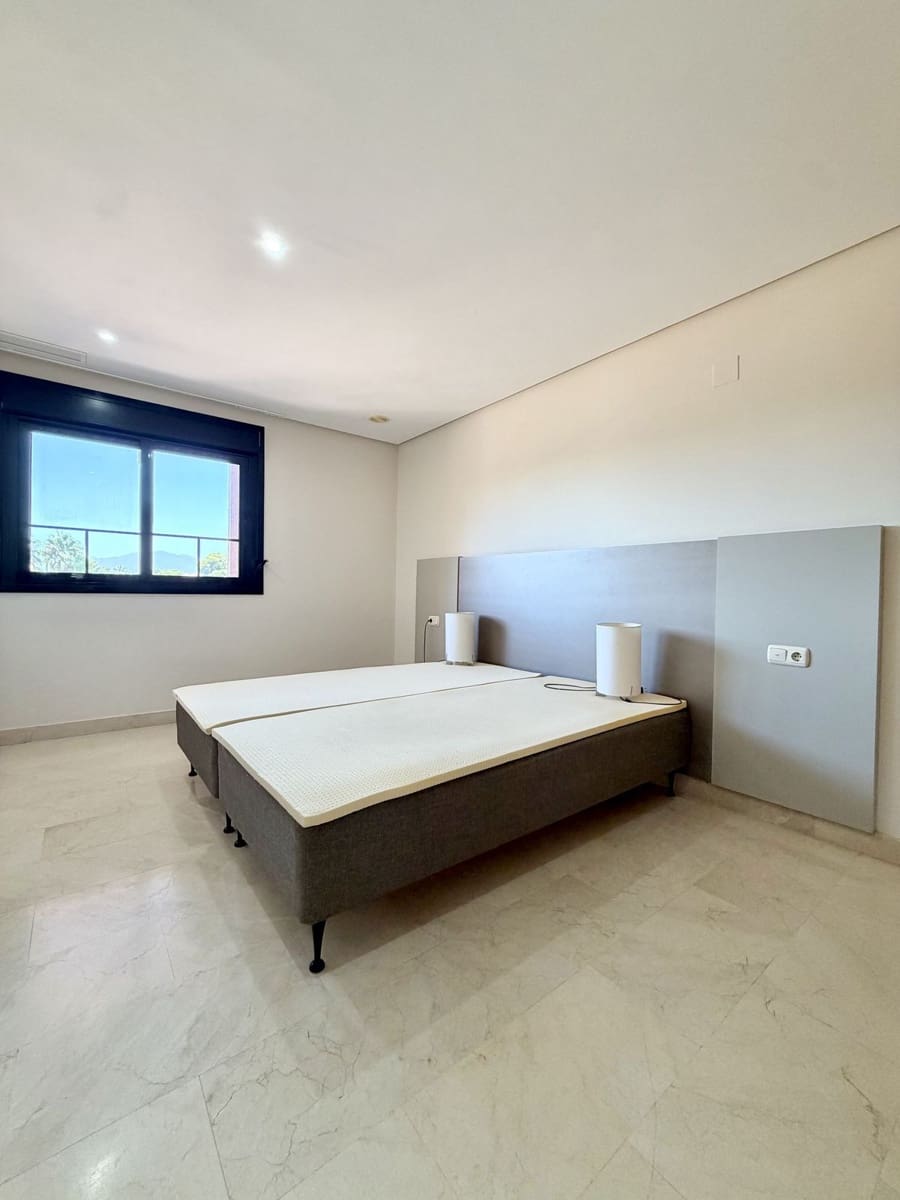 2 slaapkamer Penthouse te koop in Puerto Banus - € 1.499.000 (Ref: 10020639)