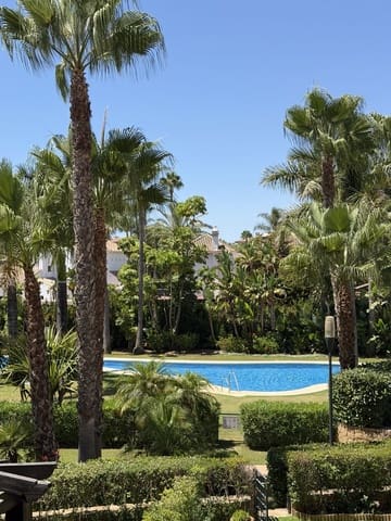 2 slaapkamer Penthouse te koop in Puerto Banus, Marbella - € 1.499.000 (Ref: 10020639)